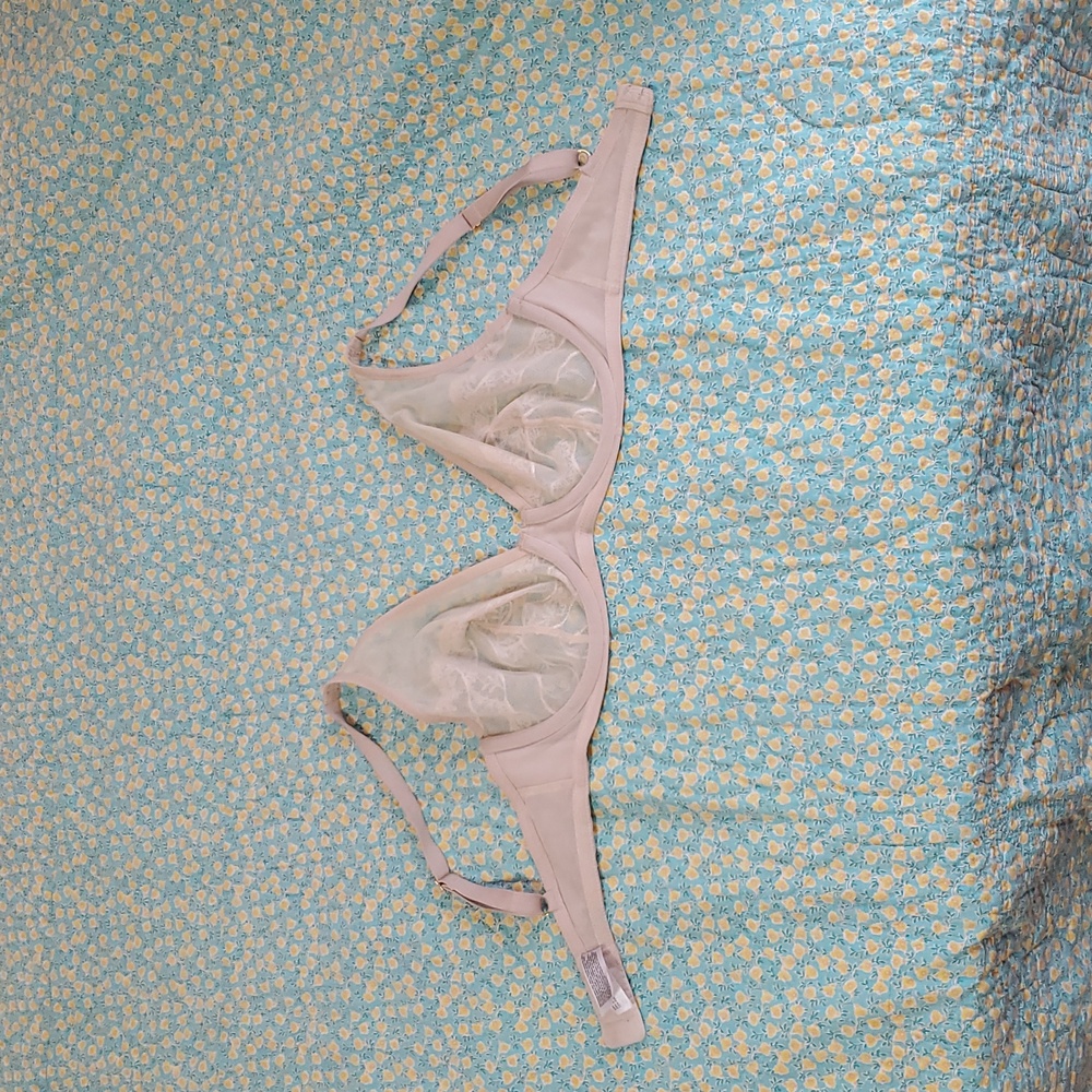 Wacoal Sheer Underwire Lace Bra 32D - Picture 11 of 11